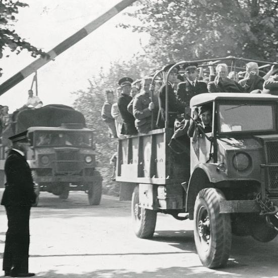  Frihedskæmpere ankommer til Beldringe Flyveplads på Fyn i juni-juli 1945
