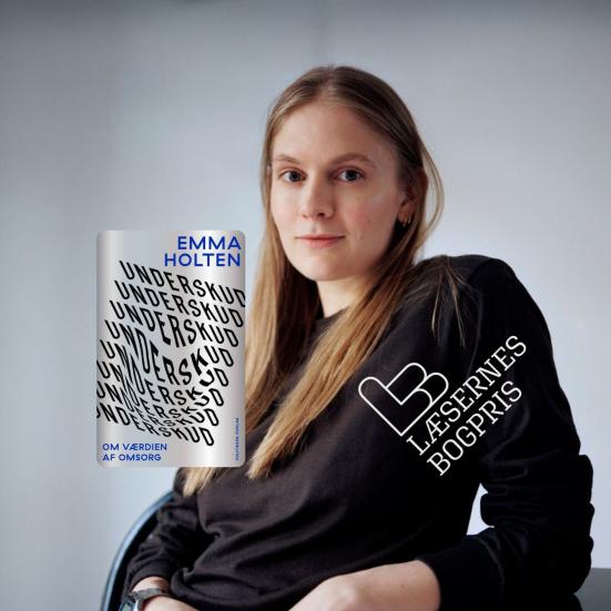 Billede af Emma Holten, bogforsiden af 'Underskud' og logo for prisen.