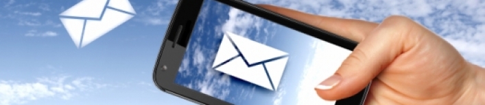 Mobiltelefon med mail-ikon